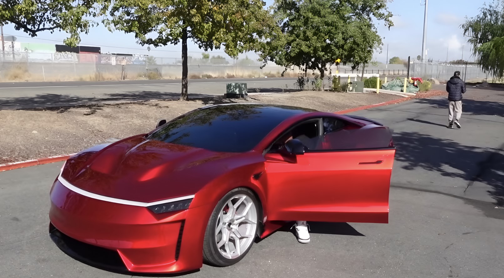 Vidéo - Un YouTuber Construit un "CyberRoadster" Unique à Partir d'une Tesla Model 3